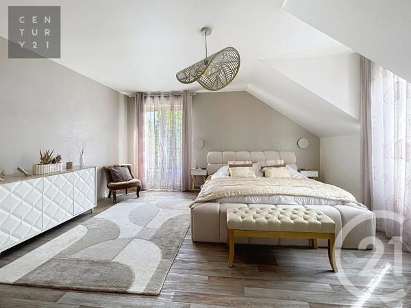 Maison à vendre  8 pièces - 202 m 2   TROYES  - 10