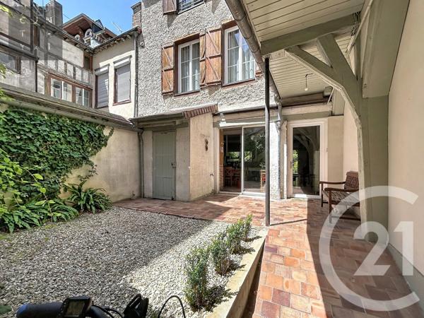 Maison à vendre  8 pièces - 202 m 2   TROYES  - 10
