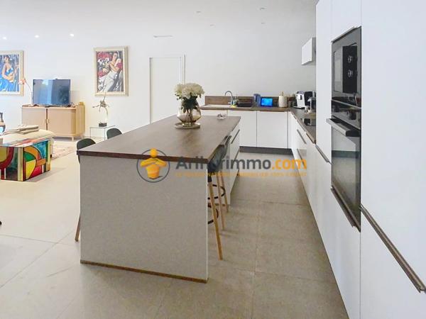 Vente                                                      Villa
                        
                     4 pièces                      117 m2                     à Cabestany
