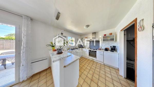 Maison familiale 4 chambres avec piscine - Terrain de 676 m²