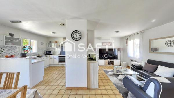 Maison familiale 4 chambres avec piscine - Terrain de 676 m²