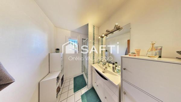 Maison familiale 4 chambres avec piscine - Terrain de 676 m²