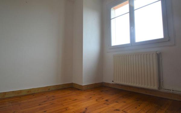 Appartement à louer    4 pièces •  Billère