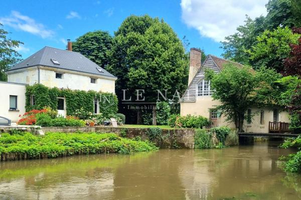 Maison familiale avec moulin à eau en bord de rivière et 6 îles