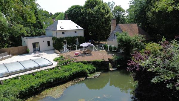Maison familiale avec moulin à eau en bord de rivière et 6 îles
