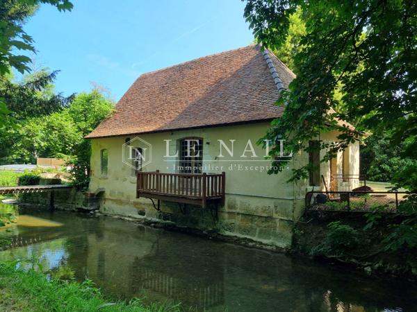 Maison familiale avec moulin à eau en bord de rivière et 6 îles