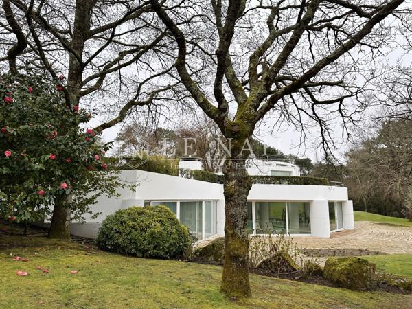 Exceptionnelle maison contemporaine dominant les marais salants proche de Guérande