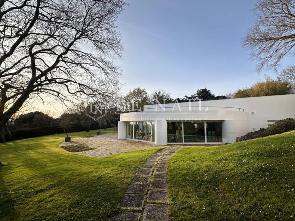 Exceptionnelle maison contemporaine dominant les marais salants proche de Guérande