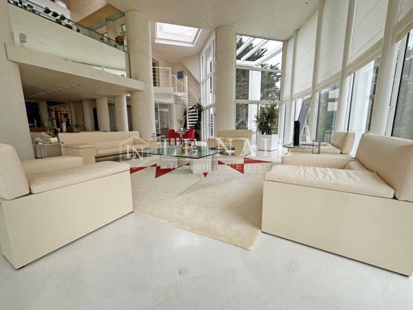 Exceptionnelle maison contemporaine dominant les marais salants proche de Guérande