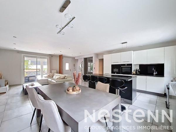 ST BONNET DE MURE secteur Hôtel de ville / Parc du Château - Maison individuelle de 135 m² et 4 chambres sur terrain de 610 m²