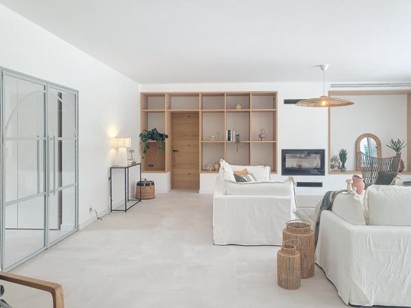 Urrugne (64122) Maison 9 pièces en R+1 d'environ 330m2 avec studio, piscine et garage sur parcelle de 8475m2