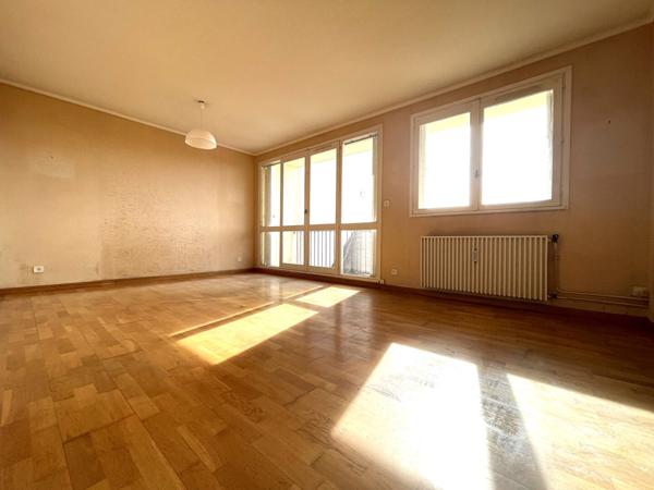 Appartement de 90 m² terrasse – garage QUIMPER Centre