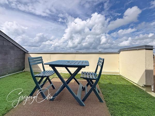 APPARTEMENT 2 PIECES AVEC TERRASSE DE 20 M2 ET PLACE DE PARKING