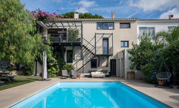 Maison d' architecte dans secteur recherché