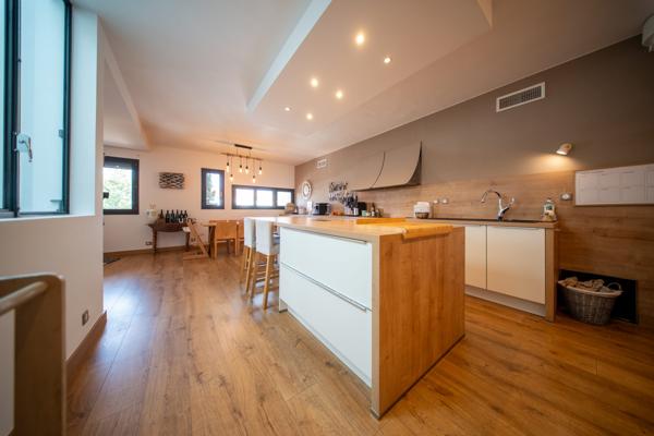 Maison d' architecte dans secteur recherché
