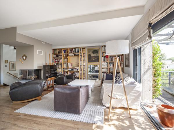 Maison d' architecte dans secteur recherché