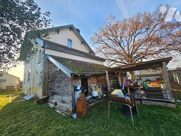 15595 A XERTIGNY 6 rue du Tillot
Un immeuble à usage d’habitation à rénover comprenant 2 logements