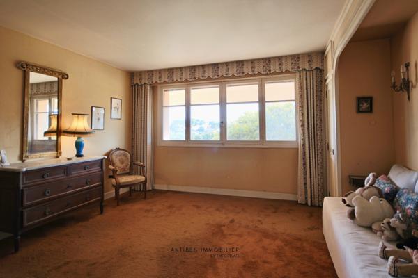 Antibes (06600) Maison Antibes Mitoyenne Secteur Cougoulins