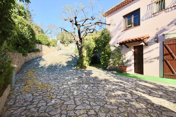 Antibes (06600) Maison Antibes Mitoyenne Secteur Cougoulins