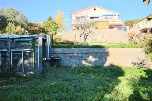 Antibes (06600) Maison Antibes Mitoyenne Secteur Cougoulins