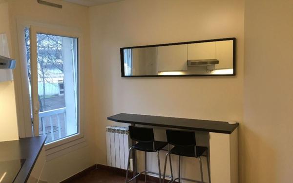 Appartement à louer    1 pièce •  Lyon 8