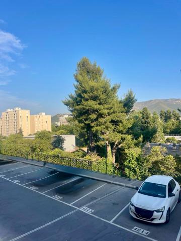 La valentine (13011) T4 lumineux avec balcon – Résidence sécurisée avec piscine & tennis. premier étage.