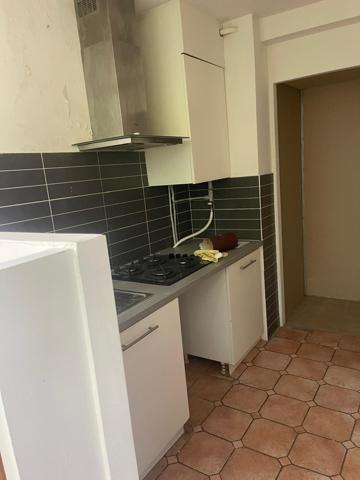 La valentine (13011) T4 lumineux avec balcon – Résidence sécurisée avec piscine & tennis. premier étage.