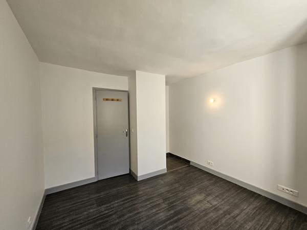 Immeuble de rapport composé de 6 logements et 1 local