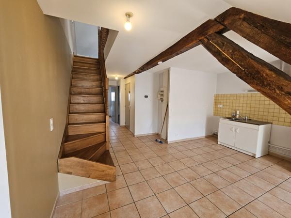 Immeuble de rapport composé de 6 logements et 1 local