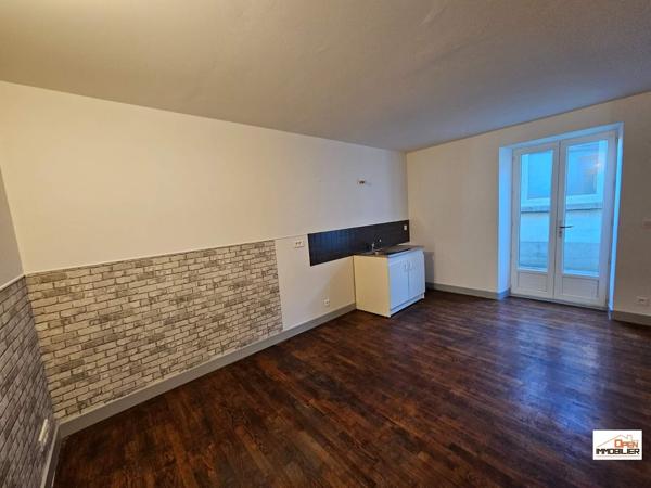 Immeuble de rapport composé de 6 logements et 1 local