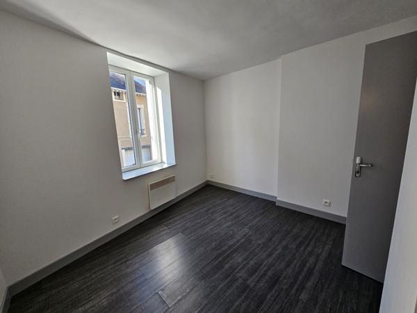 Immeuble de rapport composé de 6 logements et 1 local