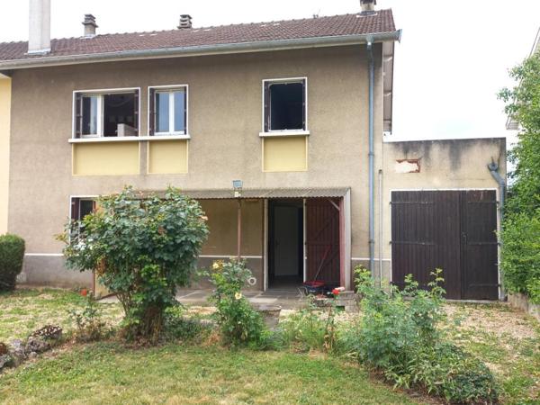 MAISON DE VILLE