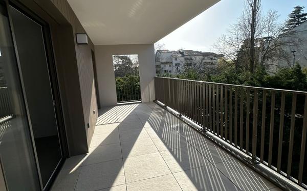 Appartement à louer    3 pièces • 65,37 m2 Saint-Genis-Laval