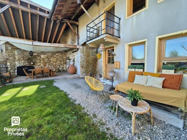 Corps de ferme rénové 278m2 - 5 chambres - Collonges 01550