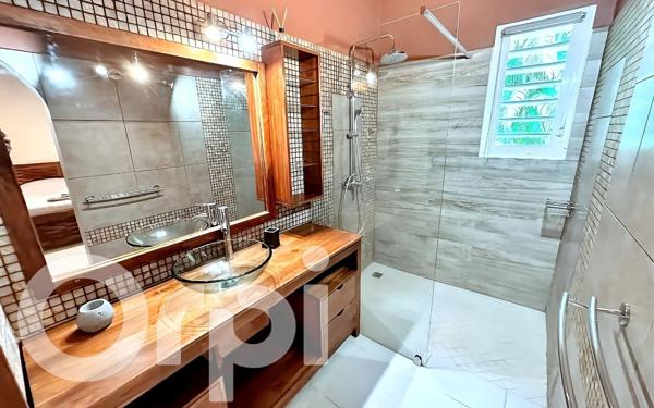 Maison à vendre    4 pièces •  Saint-François