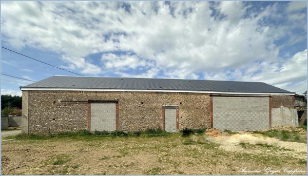 SAINT ARNOULT DES BOIS (28) Grange de 230 m²