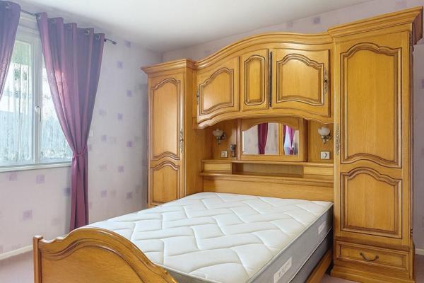 Maison de plain-pied avec grand dépôt à Neufchâteau