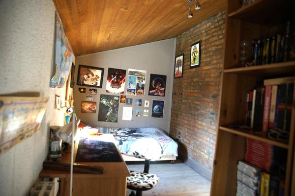 Implantée proche du centre de Saint-Chamond et des axes principaux, vous serez séduit par cette maison de charme, alliant les avantages de la vie urbaine et la quiétude d’un environnement bucolique.