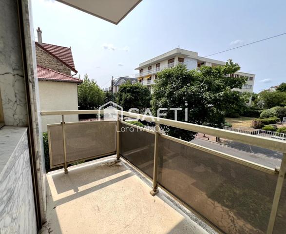 Studio lumineux avec double balcon et double cave