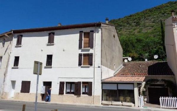 Immeuble à vendre    10 pièces •  Robiac-Rochessadoule