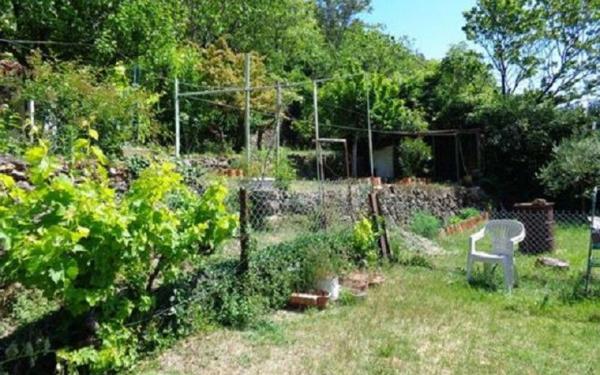 Immeuble à vendre    10 pièces •  Robiac-Rochessadoule