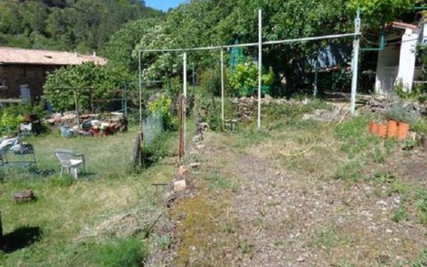 Immeuble à vendre    10 pièces •  Robiac-Rochessadoule