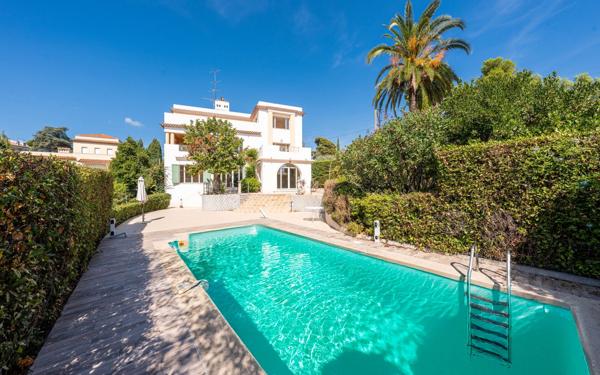 Maison à vendre    7 pièces •  Le Cannet