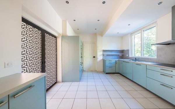 Maison à vendre    7 pièces •  Le Cannet