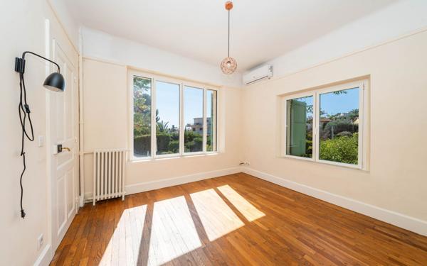 Maison à vendre    7 pièces •  Le Cannet