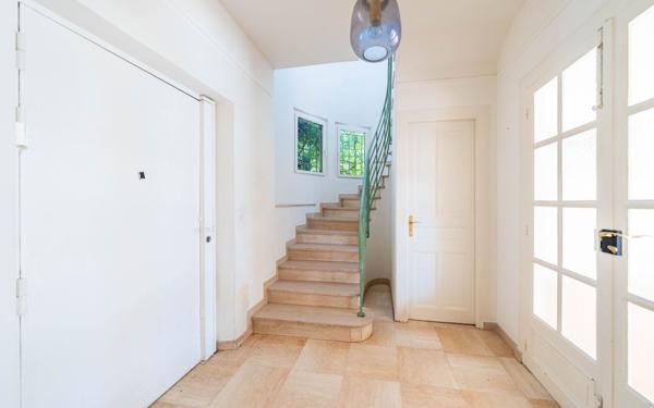 Maison à vendre    7 pièces •  Le Cannet