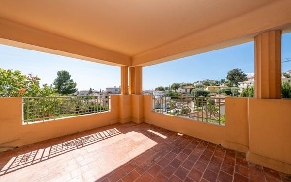 Maison à vendre    7 pièces •  Le Cannet