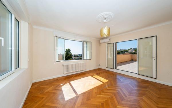 Maison à vendre    7 pièces •  Le Cannet