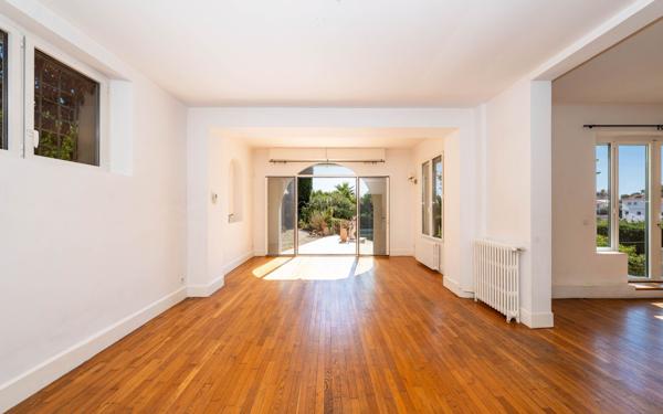 Maison à vendre    7 pièces •  Le Cannet