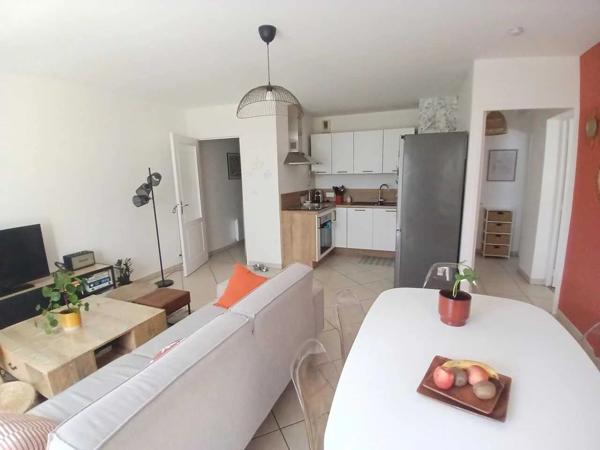 Vente                                                      Appartement
                        
                     3 pièces                      61 m2                     à Basse-Goulaine